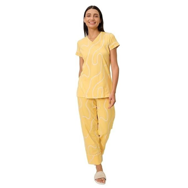 Sweet Dreams Women Printed Pyjama Set